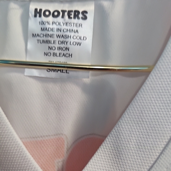 Hooters Small 35 Year Anniversary Jersey - Picture 7 of 11